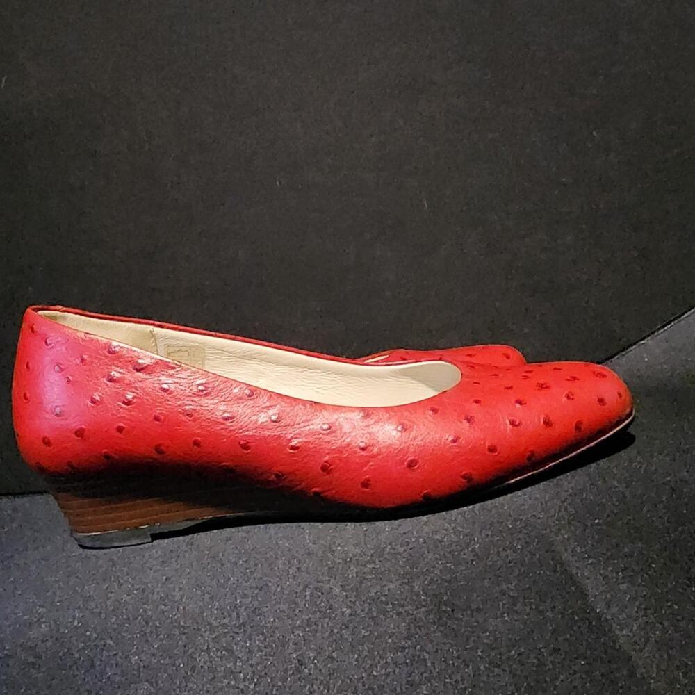 SAS Sofia Cherie Red Ostrich Textured Leather Pumps 8.5N Italy